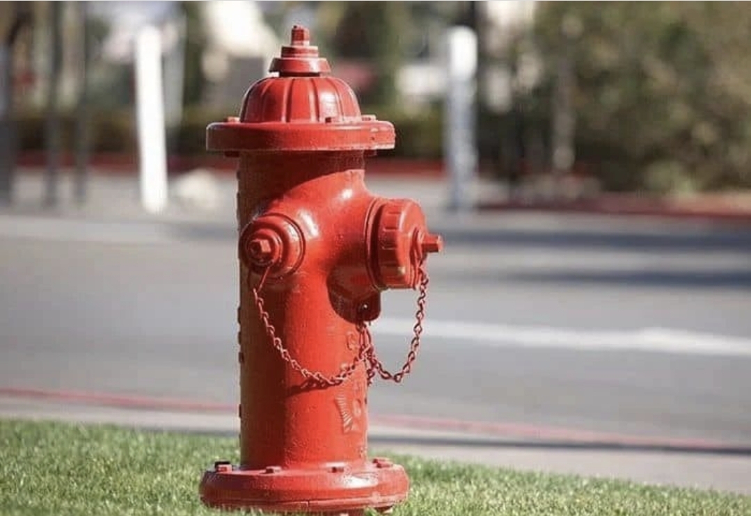 تصویر نصب شیر هیدرانت در شهرکهای حاشیه شهر سیرجان