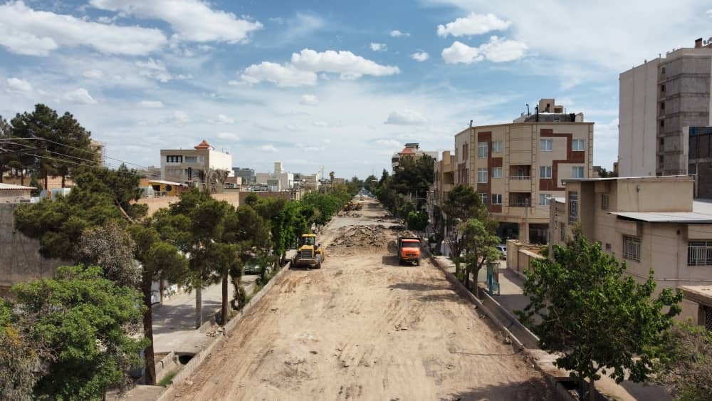 تصویر آسفالت خیابان خواجو در دست اقدام است