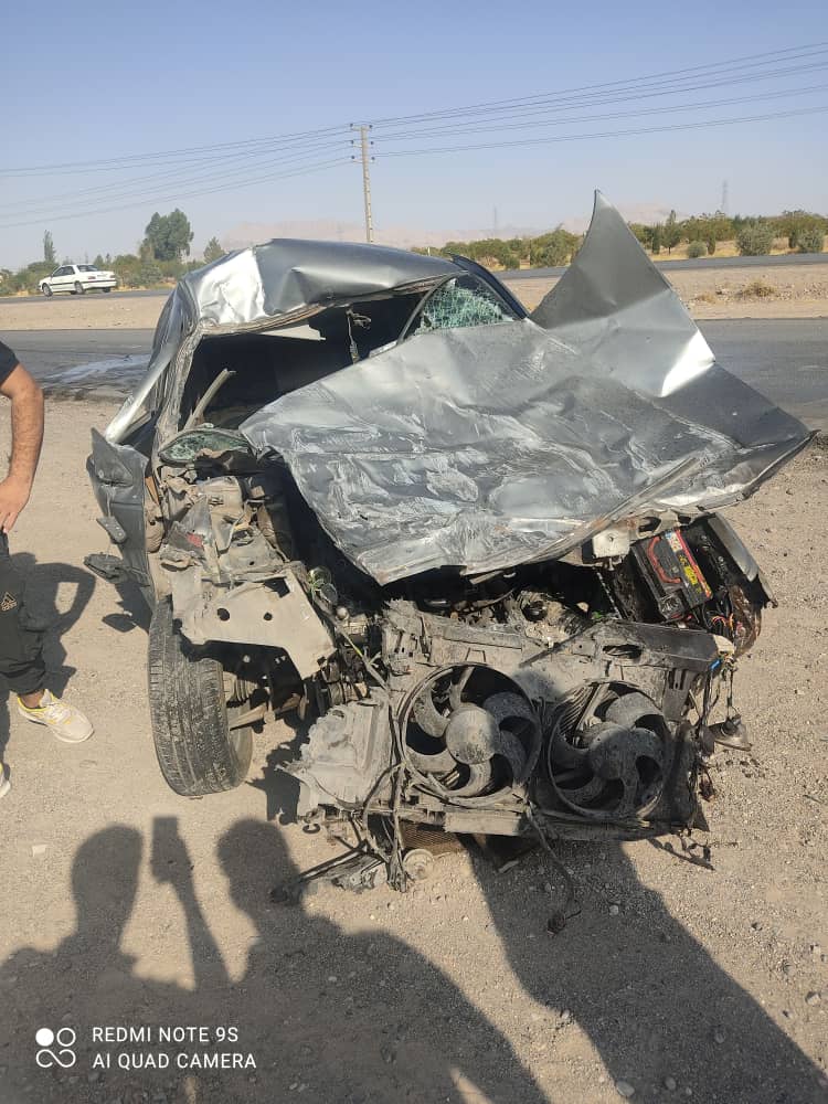 تصویر برخورد خودرو پژو به تریلی