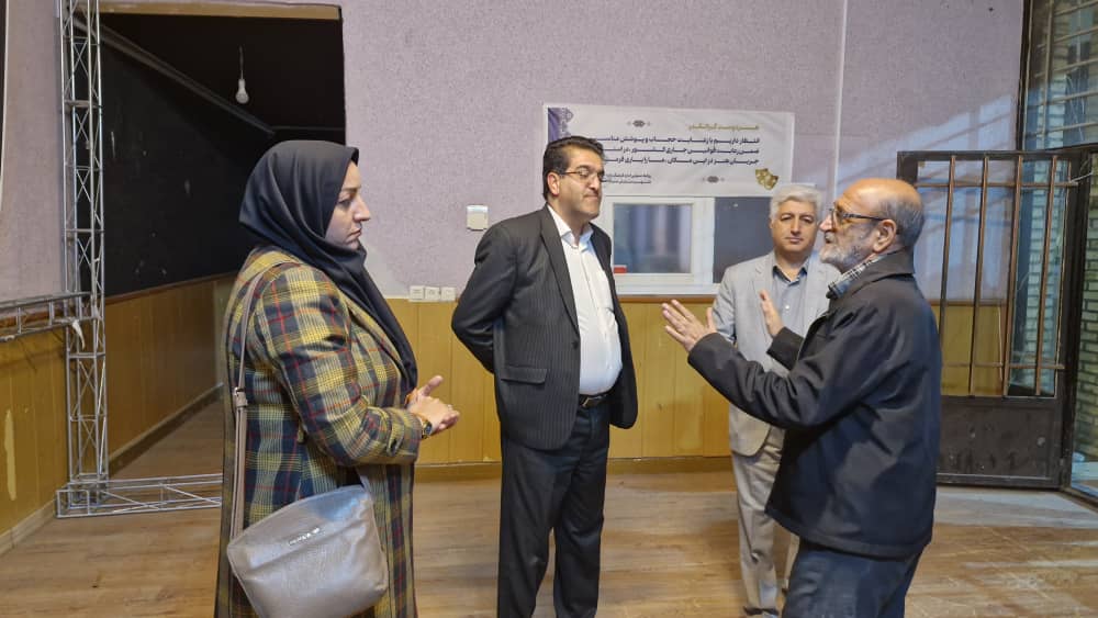 تصویر بازدید سرپرست فرمانداری سیرجان از مجموعه تئاتر شهر