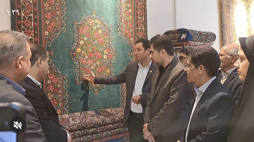 تصویر بخشی از صحبت های آقای محمودی در افتتاحیه نمایشگاه صنایع دستی گلیم