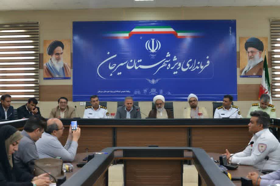 تصویر معارفه فرماندهان جدید پلیس راه و پلیس راهنمایی و رانندگی شهرستان سیرجان