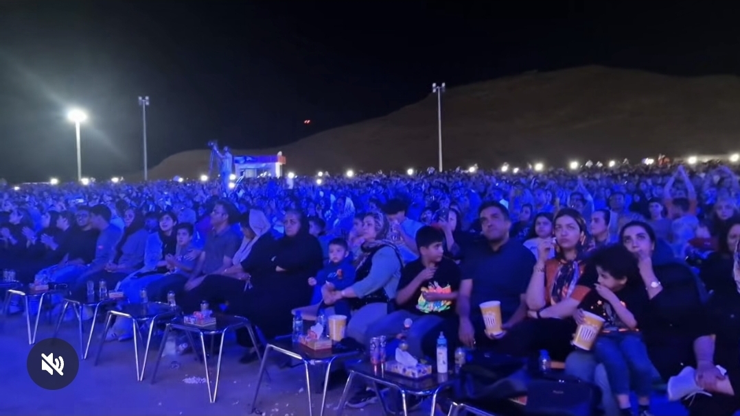 تصویر استقبال ۶۵ هزار نفری شهروندان از جشن "شب های سیرجان"