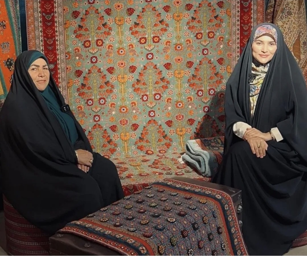 تصویر گفتگو سیرجان گهر با سکینه خواجویی